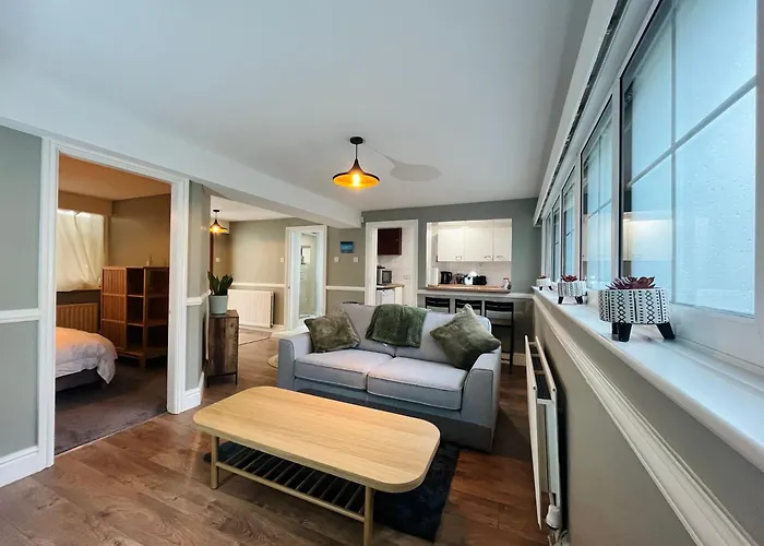 Mossley Hill Retreat