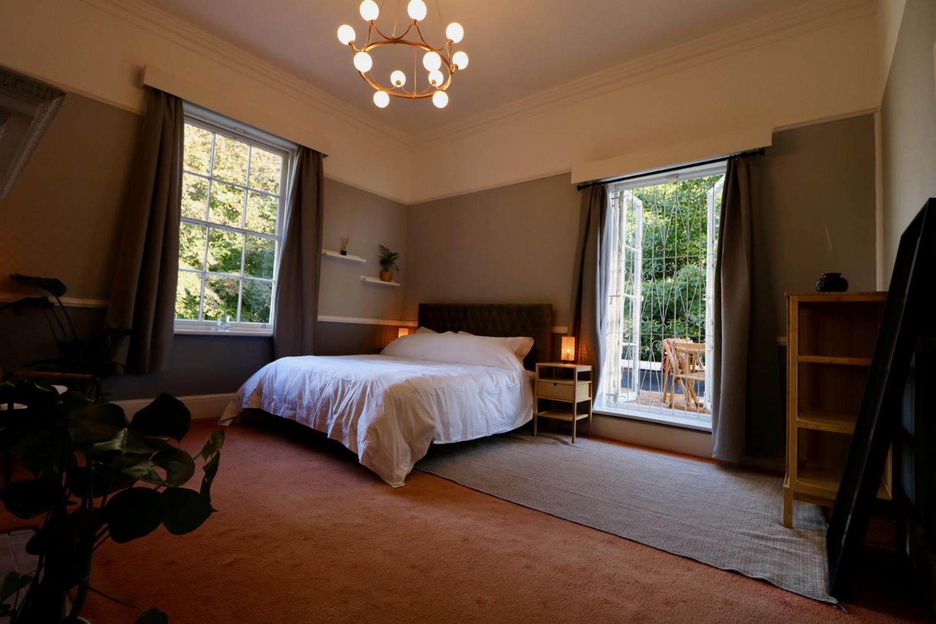 Mossley Hill Retreat *
