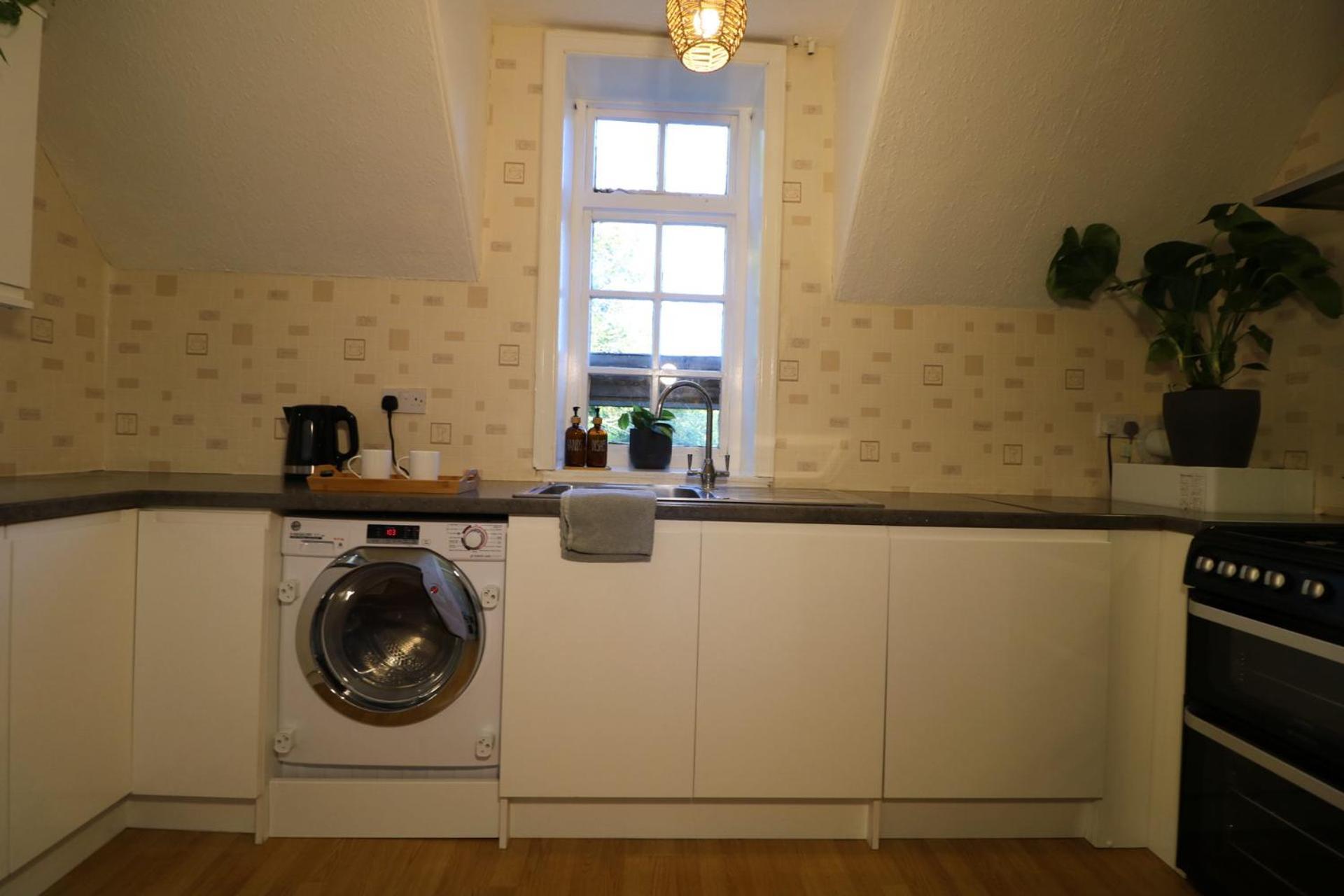 Guest house Mossley Hill Retreat *