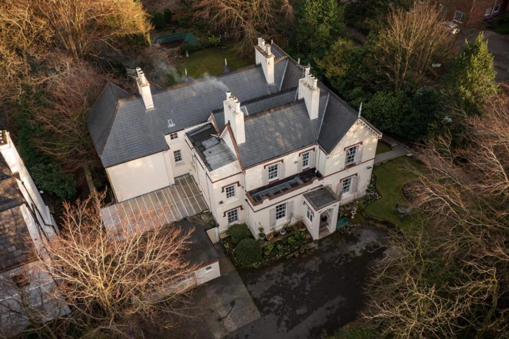 Mossley Hill Retreat *