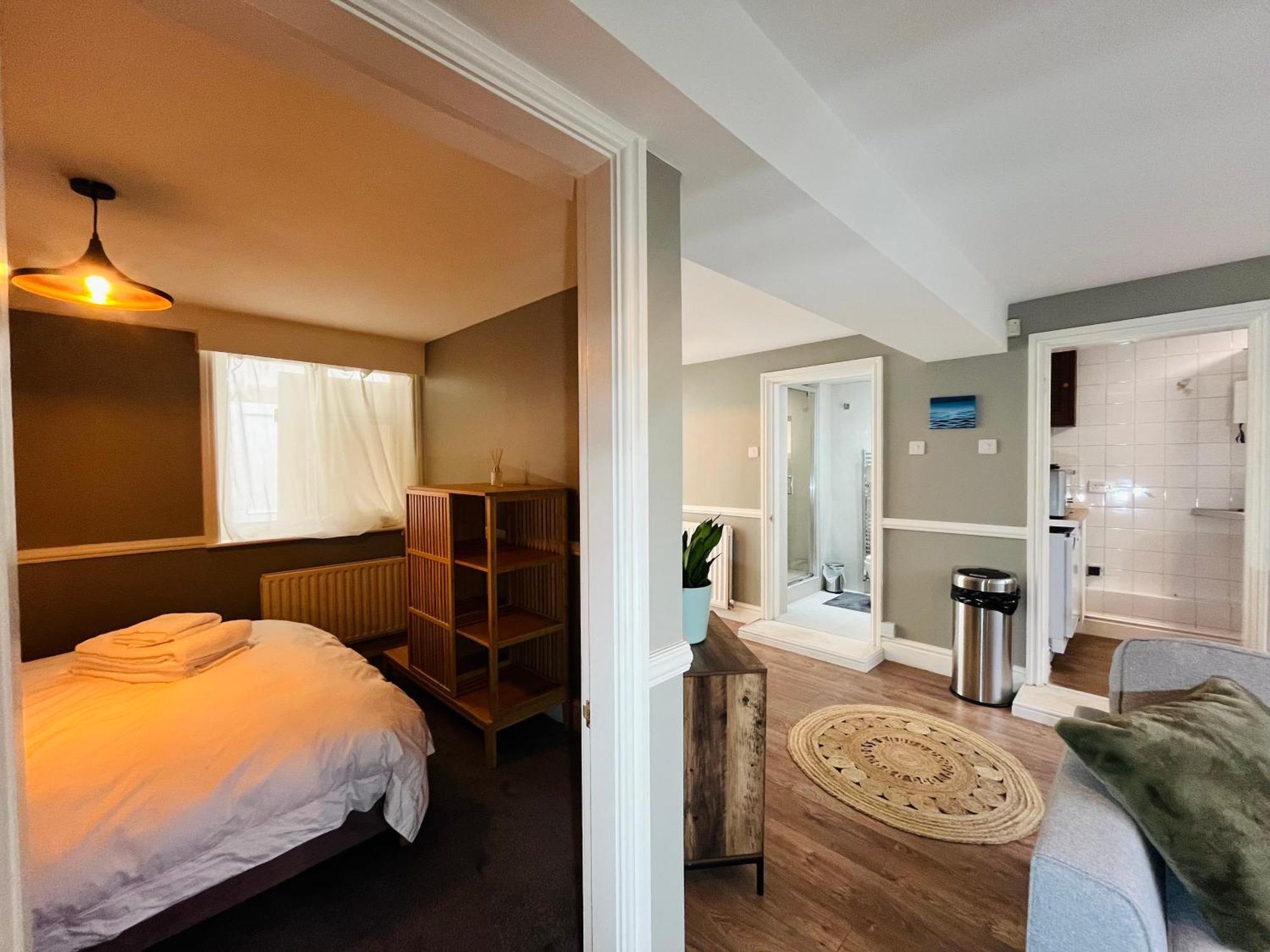 Guest house Mossley Hill Retreat *