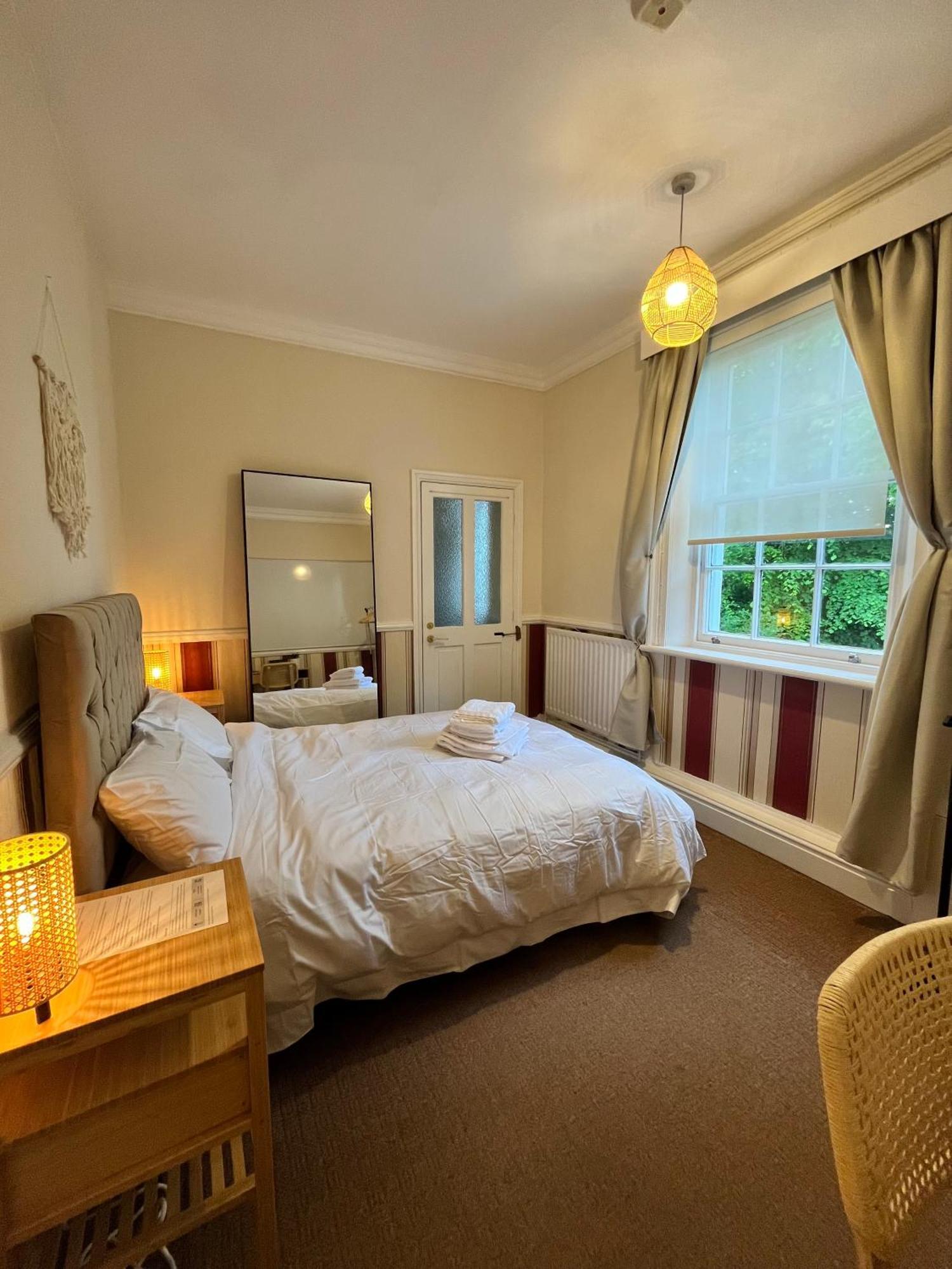 Guest house Mossley Hill Retreat *